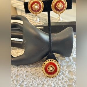 Sarah Coventry Set Gold Tone Red Enamel clip-on Earrings and matching brooch